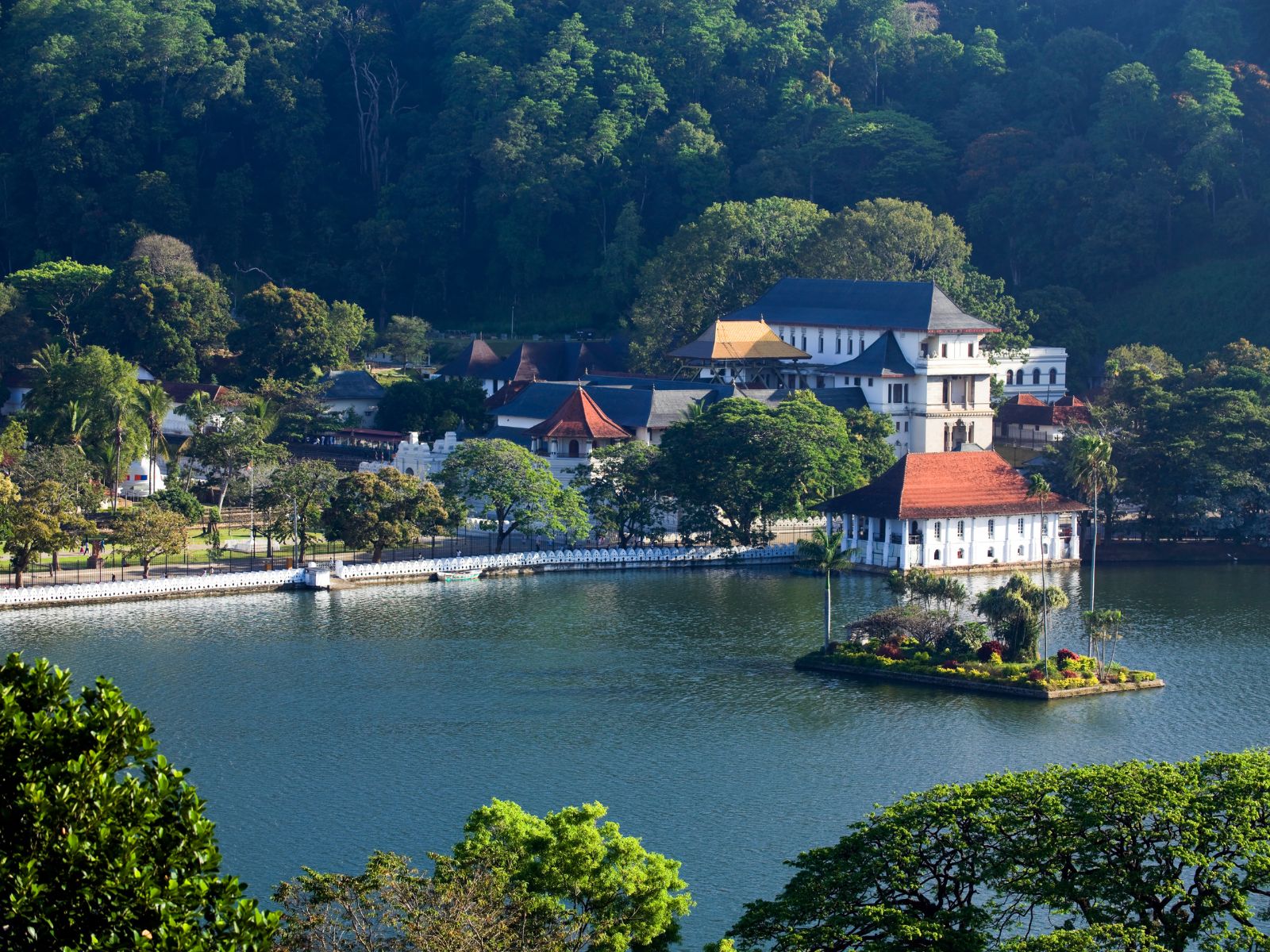 Kandy Lake